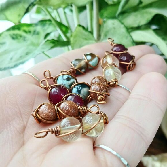 8 piece gemstone beaded charm dangles, jewelry making, 1" - Picture 4 of 4